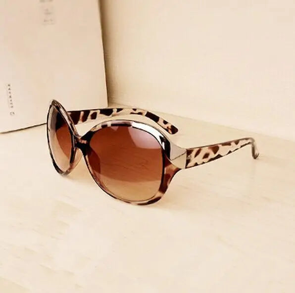2025 High Quality Women Sunglasses Luxury Fashion Summer Sun Glasses Women's Vintage Sunglass Goggles Eyeglasses R167