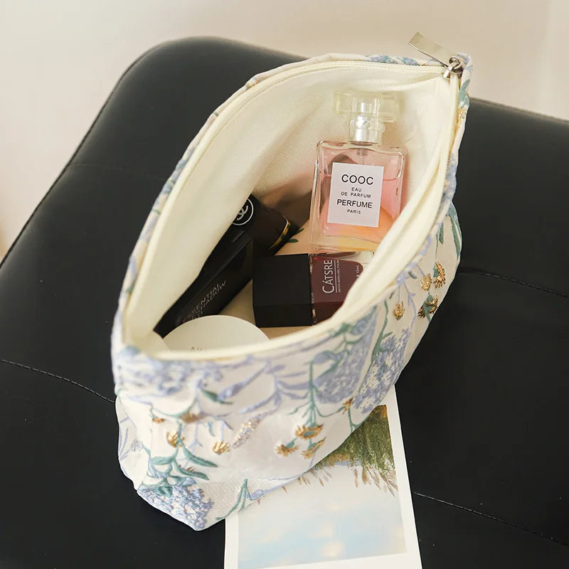 Women's Makeup Bag, Blue Bouquet, Large Capacity Sanitary Napkin, Touch-up, Makeup Supplies, Canvas Storage Bag, Toiletry Bag