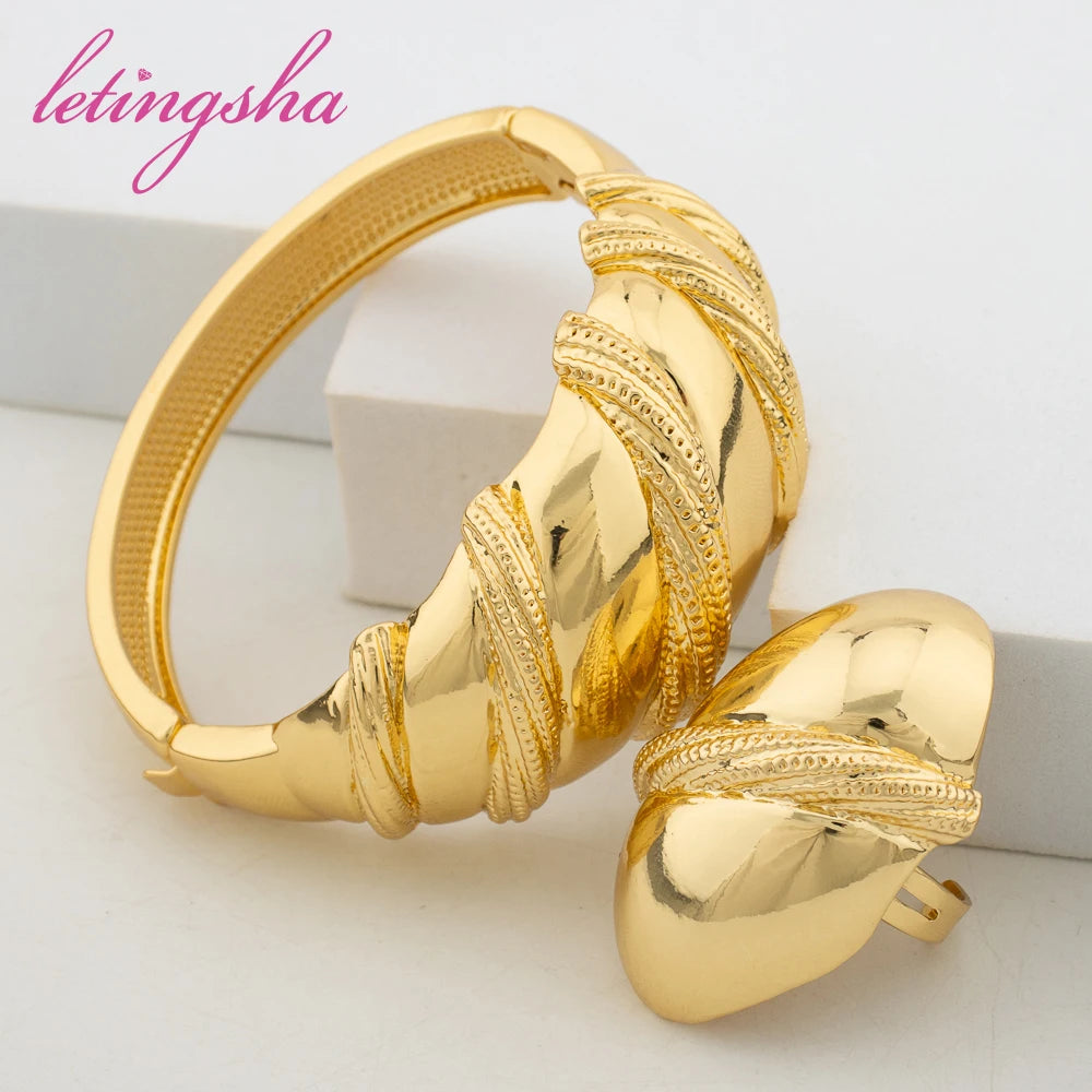 Dubai 18k Gold Plated Jewelry Set for Women Fashion Hoop Earrings African Copper Cuff Bangle Ring Sets Weddings Party Gift
