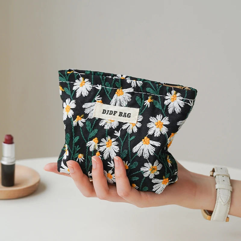 Women's Makeup Bag, Blue Bouquet, Large Capacity Sanitary Napkin, Touch-up, Makeup Supplies, Canvas Storage Bag, Toiletry Bag