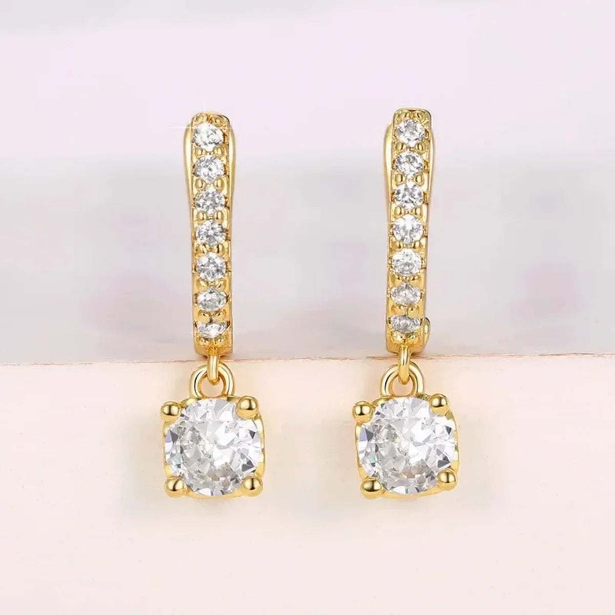 Elegant and Noble S925 Earring Pendant Shines with Charm, Essential Jewelry for Daily Work - Birthday Gift