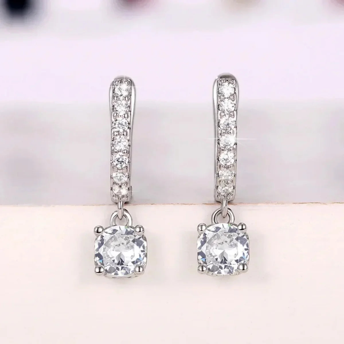 Elegant and Noble S925 Earring Pendant Shines with Charm, Essential Jewelry for Daily Work - Birthday Gift