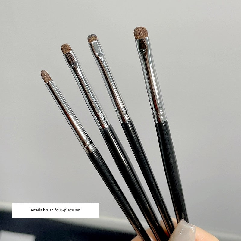 A Flash ~ What a Fairy Chameleon Eye Shadow! Gellas Four-Color Plate Smoky Makeup Clear Thin and Glittering Eyes Brightening