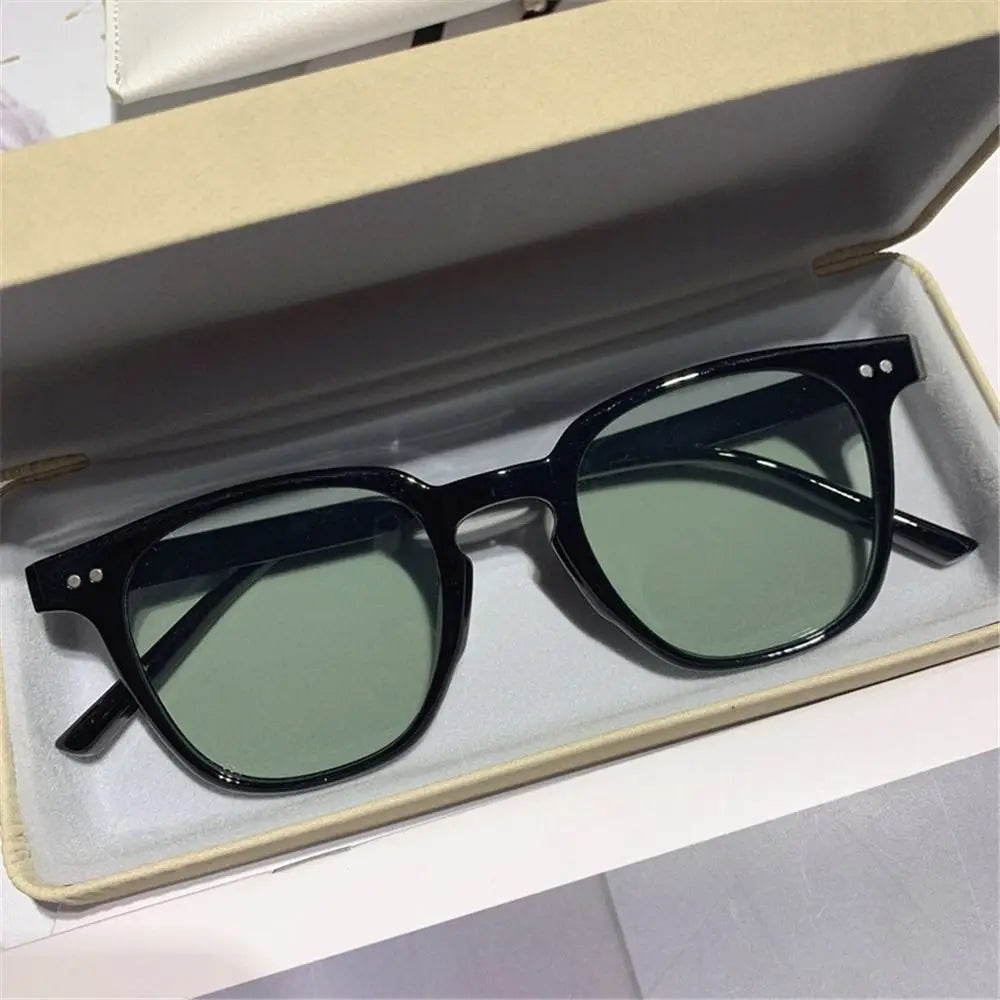 Vintage Square Sunglasses Women's Fashion Oversized Sunglasses Men Shades Black Sun Glasses UV400 Eyewear