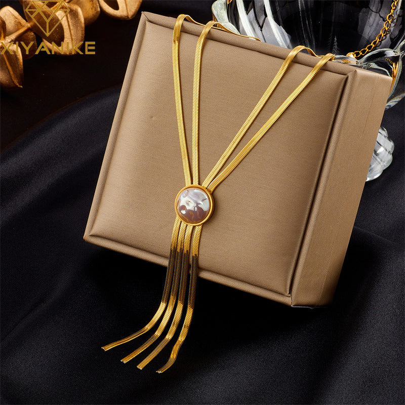 European and American Cross-Border Wholesale French Retro Woven Necklace Titanium Steel Plated with 18K Gold Clavicle Chain Light Luxury High-End Necklace