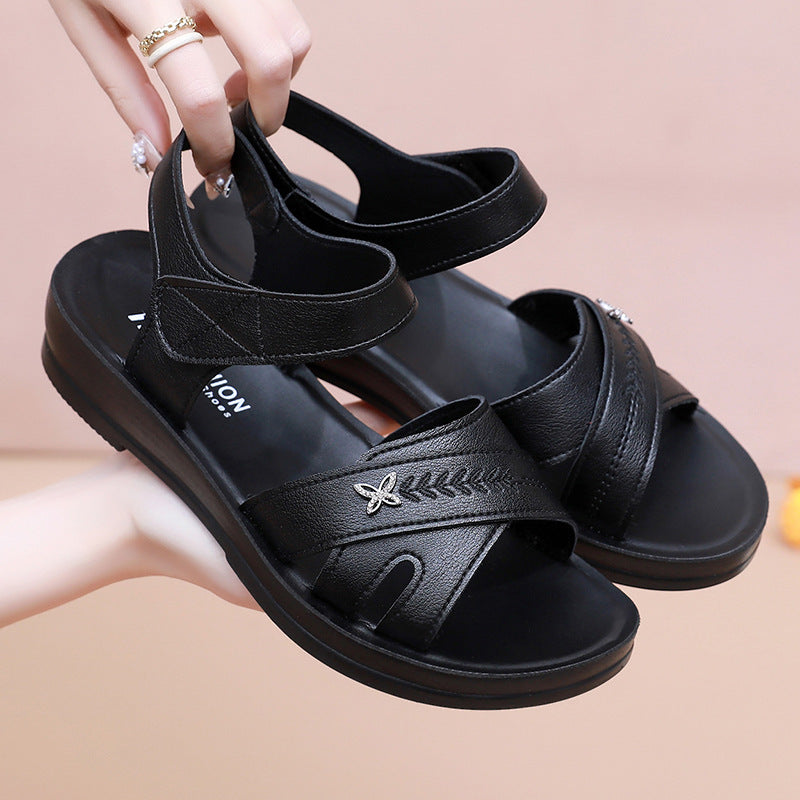 2026 New Style Mom Sandals for Outdoor Wear, Soft-Soled, Comfortable, Flat, Non-Slip, Suitable for Middle-Aged and Elderly Women, Summer Shoes