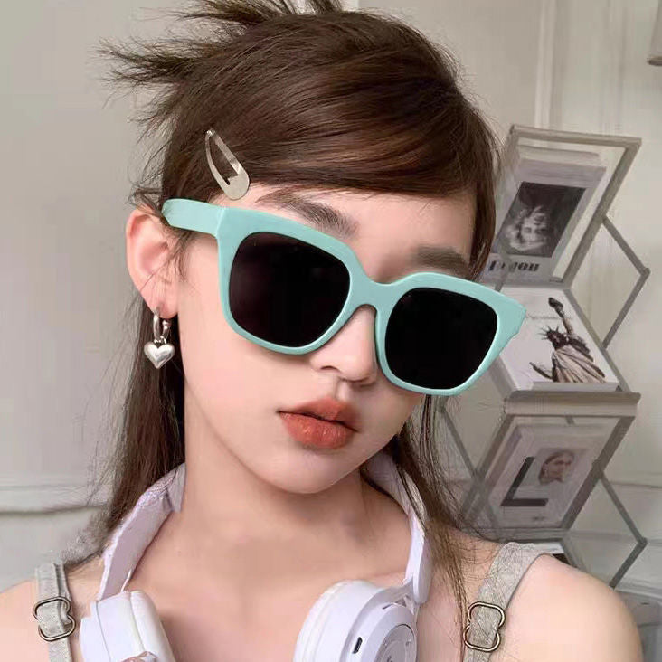 Women's Sunglasses Classic Elegant Ultra-light Sunglasses Men's Tiktok Internet Popular Explosions Sunglasses Stall