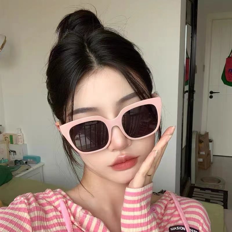 Women's Sunglasses Classic Elegant Ultra-light Sunglasses Men's Tiktok Internet Popular Explosions Sunglasses Stall