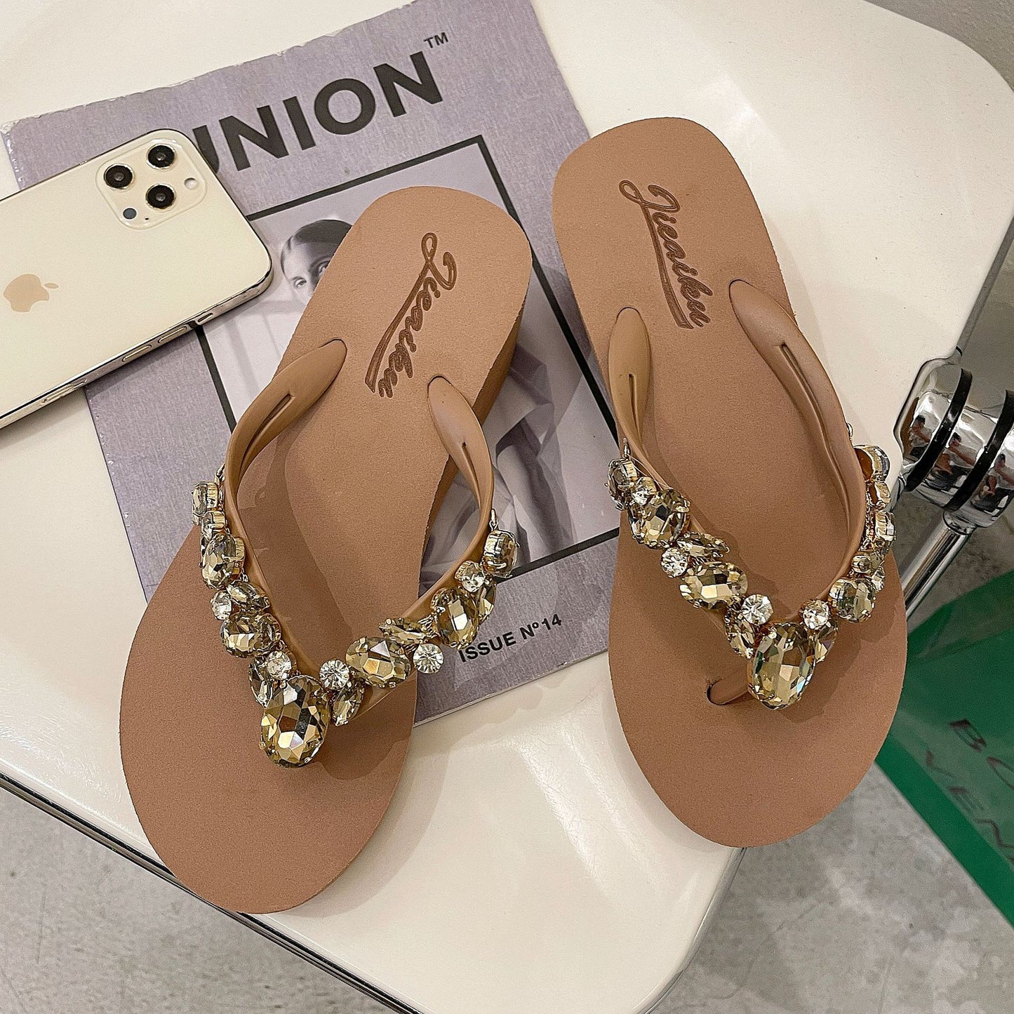 Choice One-Piece Drop Shipping Rhinestone Thick-Soled Flip-Flops for Women's Summer Outerwear Fashionable Korean Beach Shoes Wedge Heels for Women
