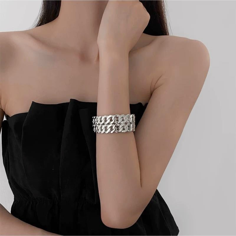 Double-Layer Strap Design Bracelet for Women, Light Luxury, Exquisite Niche Fashion, Minimalist Style Arm Ring, French European and American Personalized Jewelry
