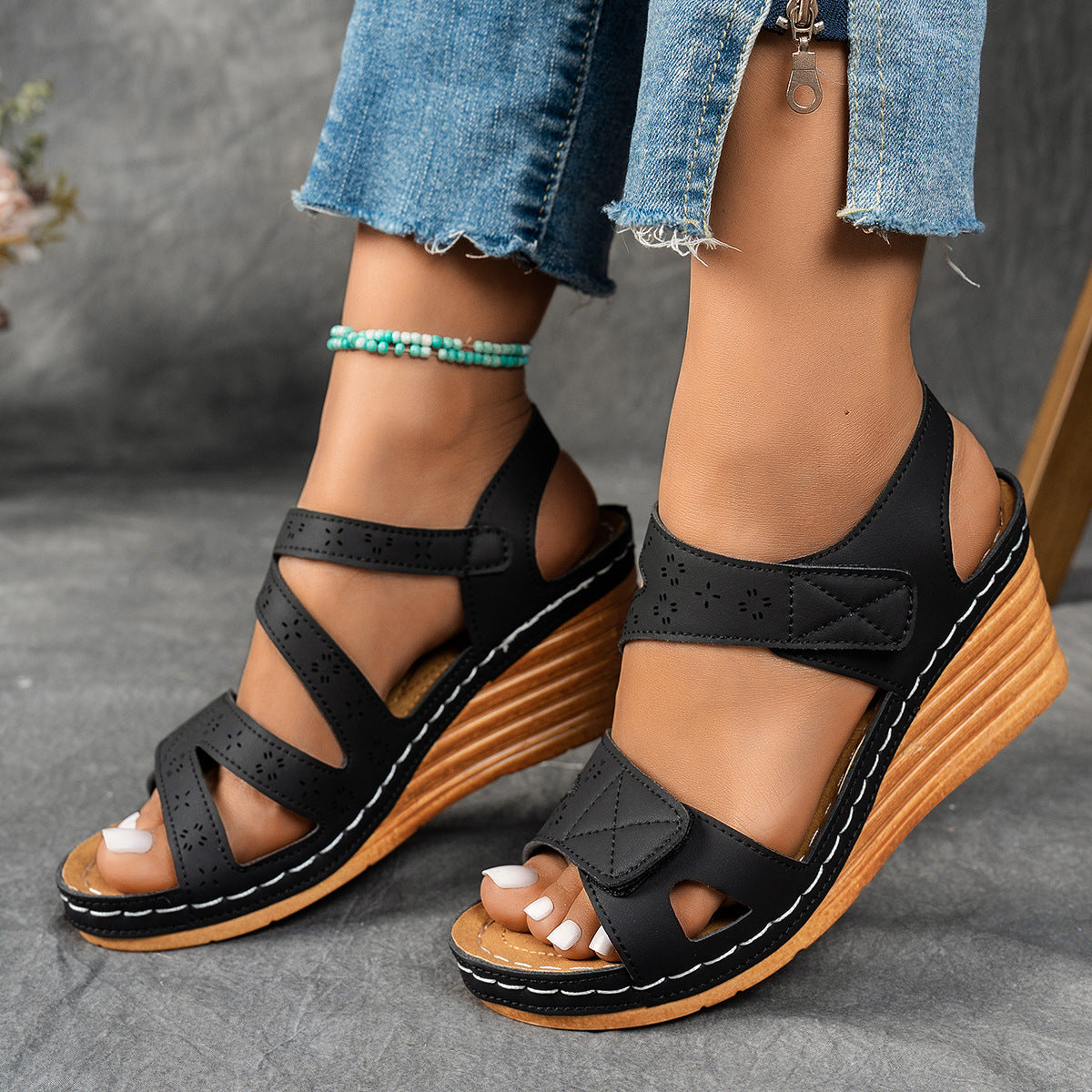 Women's Wedge Sandals Women's Plus Size 2025 New Plaid Wedge Thick Sole Magic Easiest for Match Women's Sandals