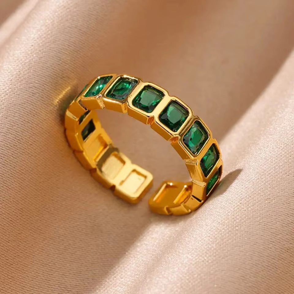 Europe and the United States cross-border exquisite inlaid green zircon flower ring ladies 2025 new high-grade retro ring wholesale