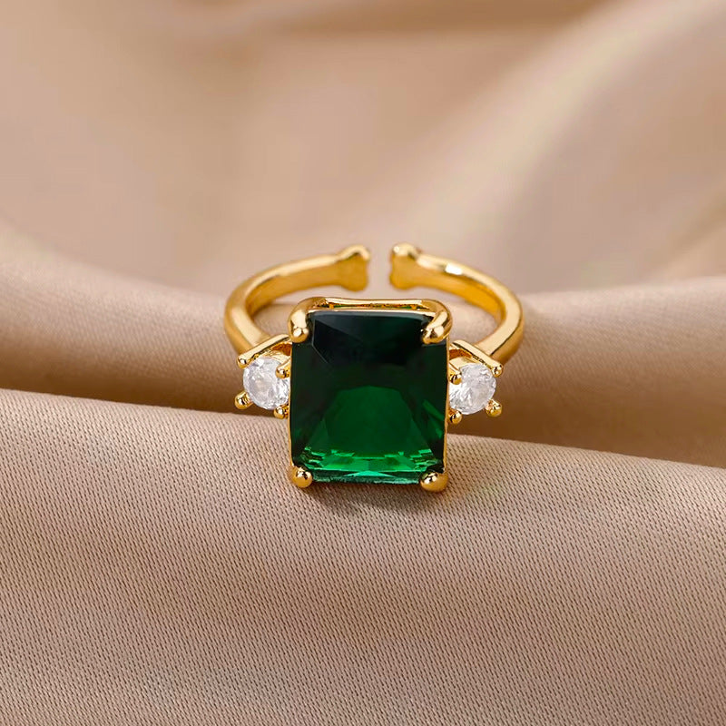 Europe and the United States cross-border exquisite inlaid green zircon flower ring ladies 2025 new high-grade retro ring wholesale