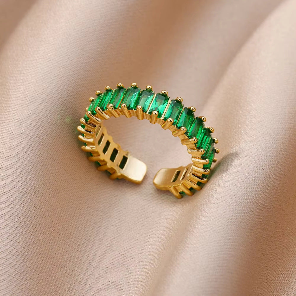 Europe and the United States cross-border exquisite inlaid green zircon flower ring ladies 2025 new high-grade retro ring wholesale