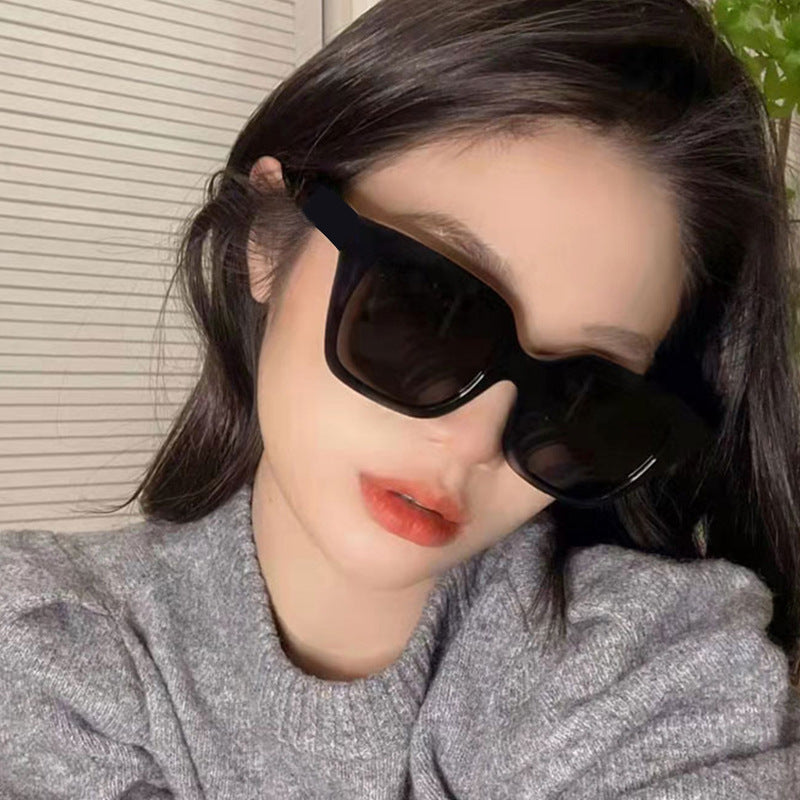 Women's Sunglasses Classic Elegant Ultra-light Sunglasses Men's Tiktok Internet Popular Explosions Sunglasses Stall