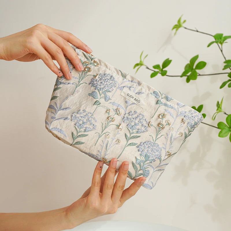 Women's Makeup Bag, Blue Bouquet, Large Capacity Sanitary Napkin, Touch-up, Makeup Supplies, Canvas Storage Bag, Toiletry Bag