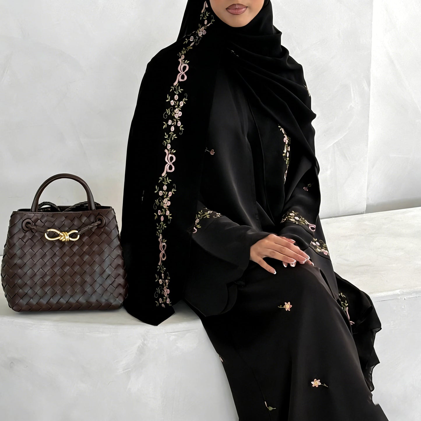 Luxurious Floral Embroidery Hijab Dress for Muslim Women Elegant Dubai Modest Abaya Eid Islam Party Jalabiya Turkey Kaftan Robe