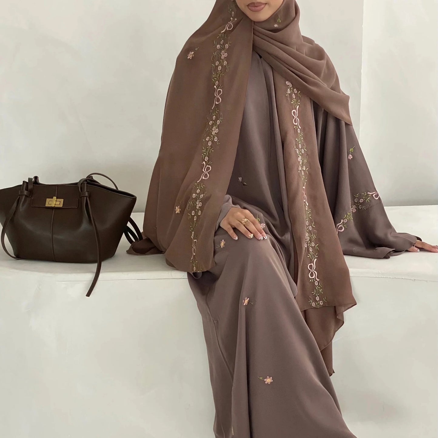 Luxurious Floral Embroidery Hijab Dress for Muslim Women Elegant Dubai Modest Abaya Eid Islam Party Jalabiya Turkey Kaftan Robe