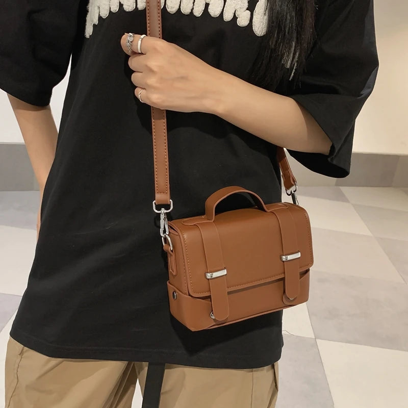 Minimalist Unisex Shoulder Bag Fashionable PU Leather Crossbody Bags Small Flip Style Messenger Bags for Women Designer Handbag