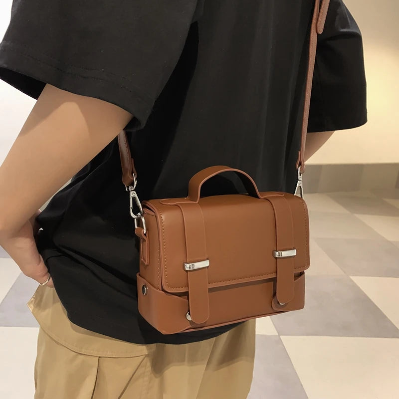 Minimalist Unisex Shoulder Bag Fashionable PU Leather Crossbody Bags Small Flip Style Messenger Bags for Women Designer Handbag