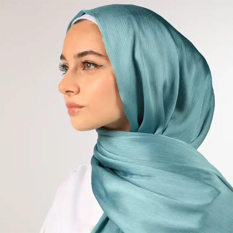 Long Trendy Silk Crepe Hijab Hot Selling Satin Crinkle Hijab for Muslim Women Satin Hijab Islamic Headscarf